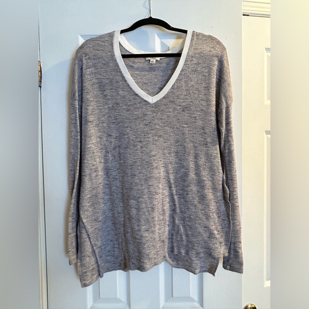 Wilfred Gray Sweater with White Accents